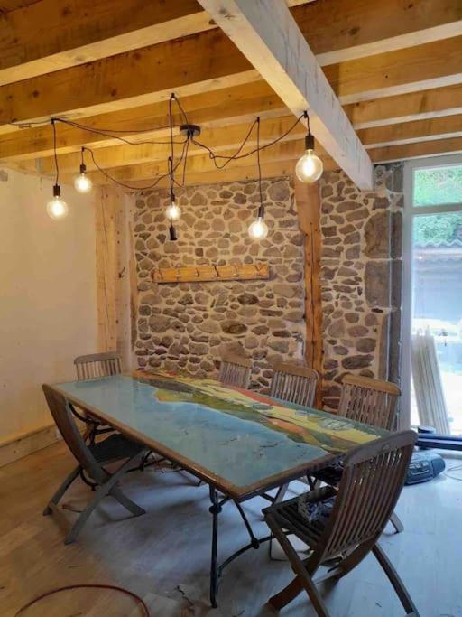 Вилла La Grange De La Gratade Rochefort-Montagne Экстерьер фото