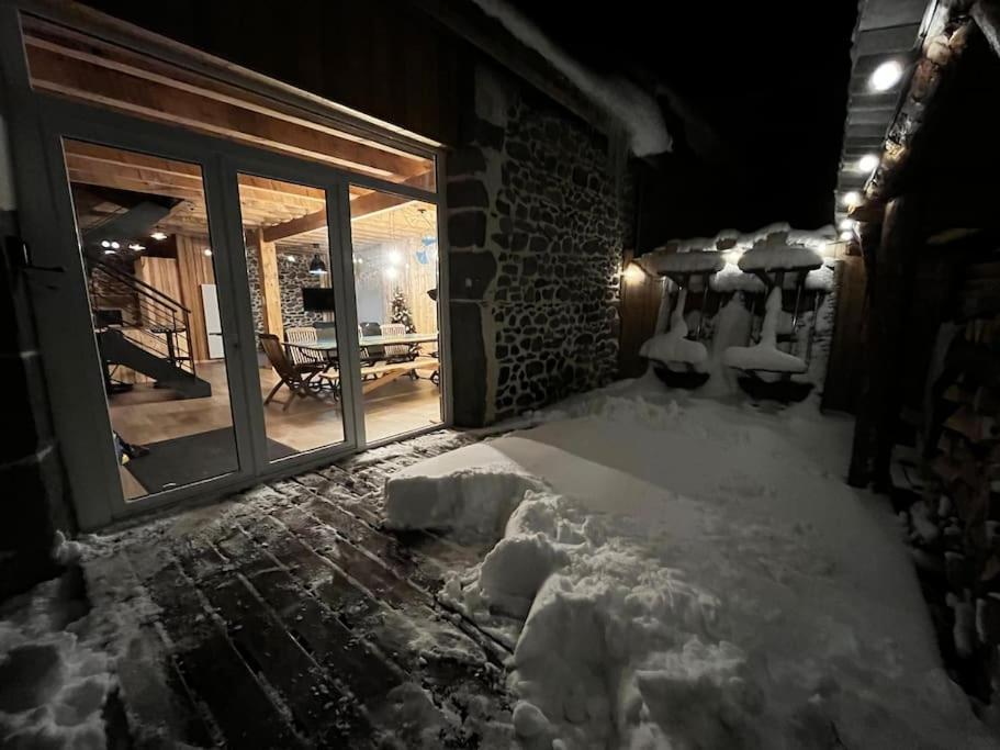 Вилла La Grange De La Gratade Rochefort-Montagne Экстерьер фото
