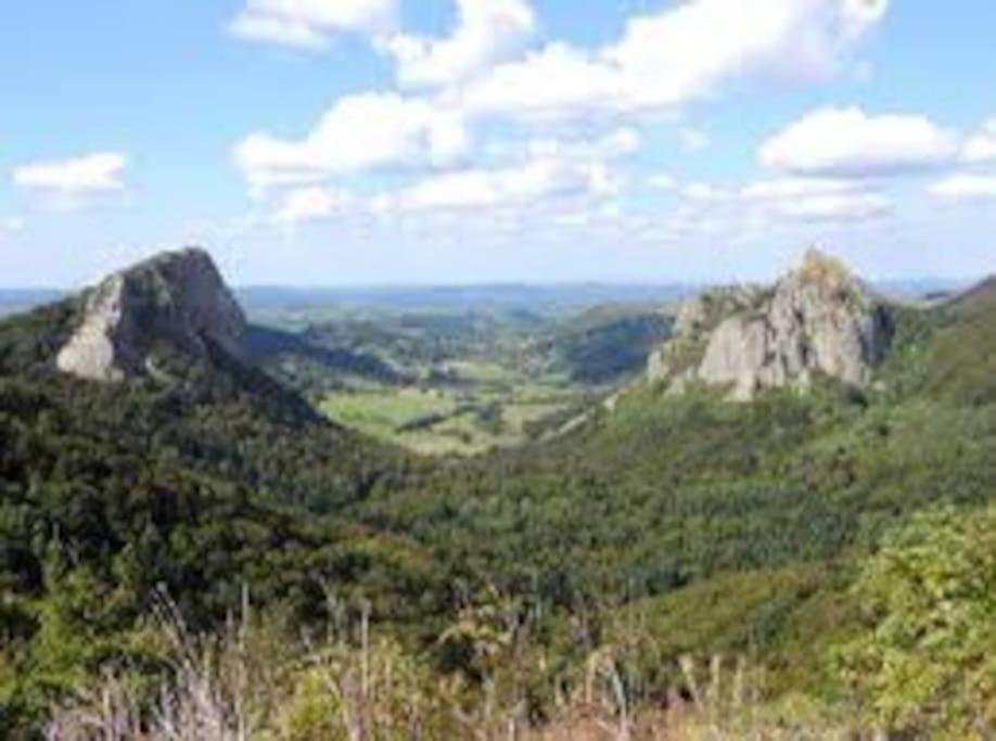 Вилла La Grange De La Gratade Rochefort-Montagne Экстерьер фото