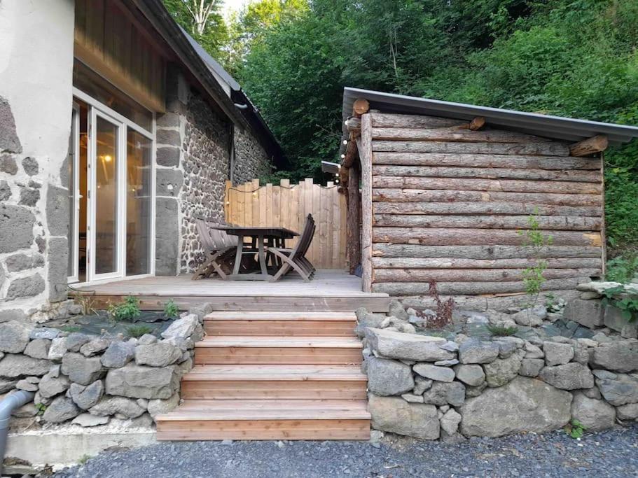 Вилла La Grange De La Gratade Rochefort-Montagne Экстерьер фото