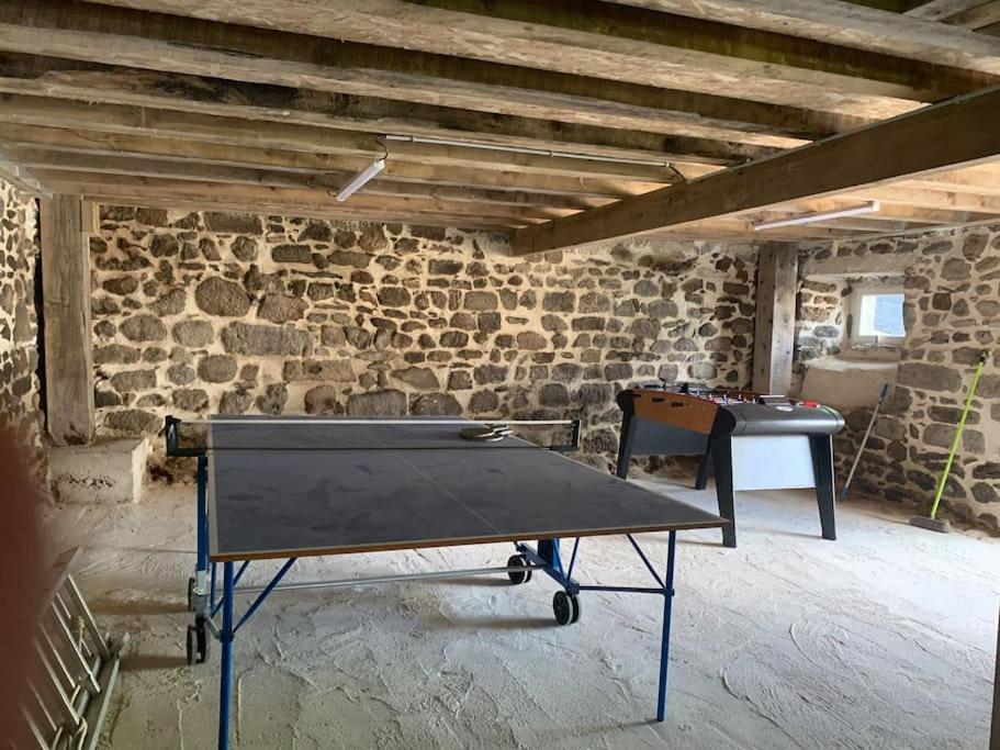 Вилла La Grange De La Gratade Rochefort-Montagne Экстерьер фото