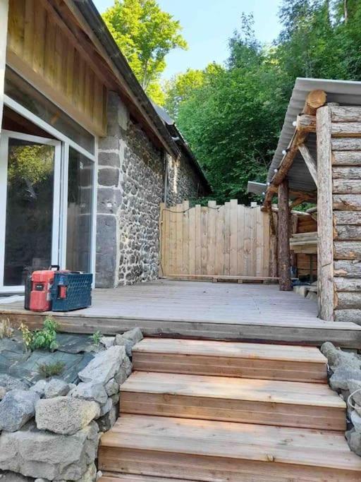 Вилла La Grange De La Gratade Rochefort-Montagne Экстерьер фото